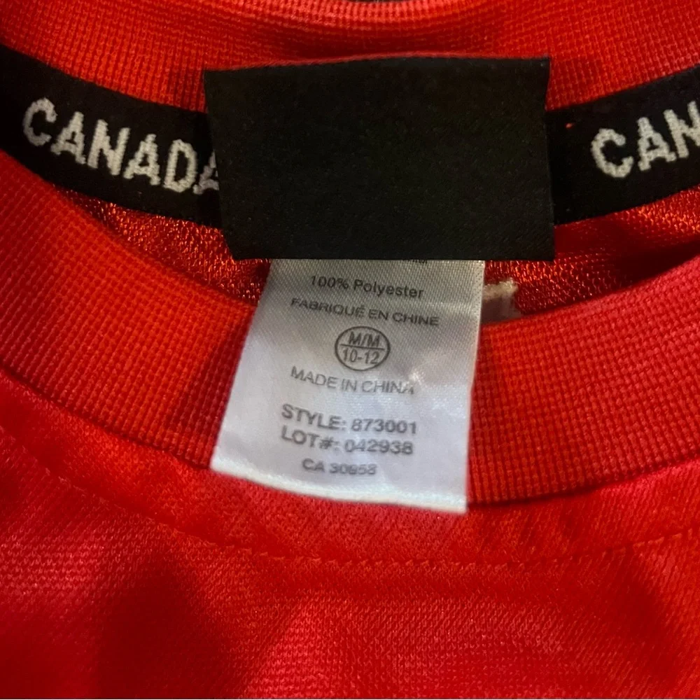 Vintage Boys Medium 10-12 Hockey Jersey Team Canada Olympics Jersey - Picture 2 of 12